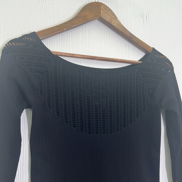 Free People - Black Ribbed Form Fit Cutout Long Sleeve Top Size Medium/ Large - Picture 10 of 10